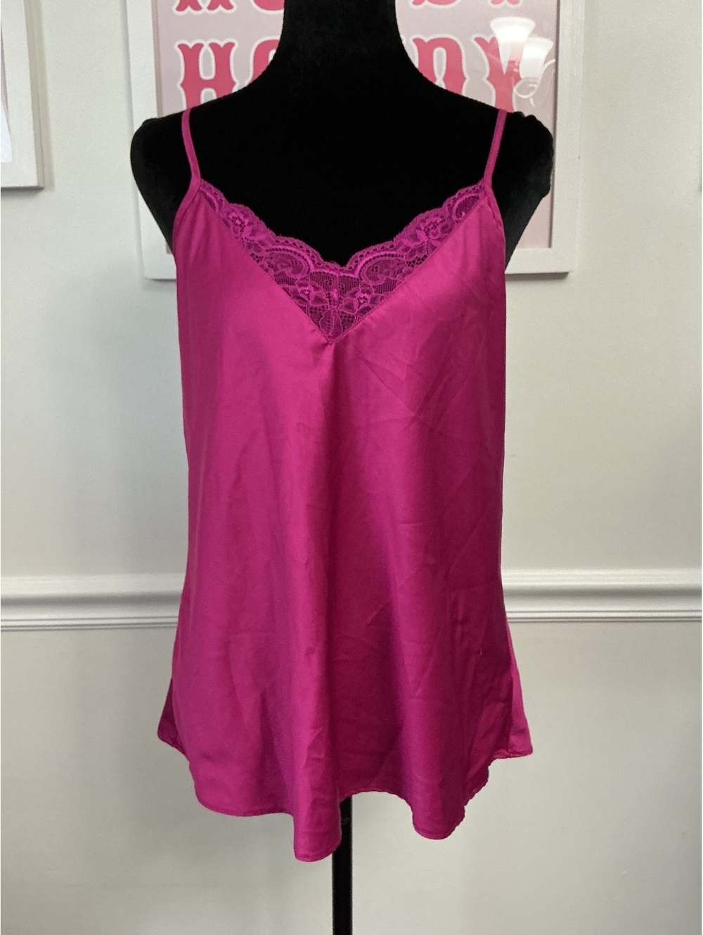 Women's Medium Magenta Satin Camisole Top with Lace Trim and Adjustable Straps